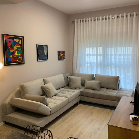 Lovely 1-Bedroom Condo In Tirana Wifi-Netflix-Ac Exterior photo