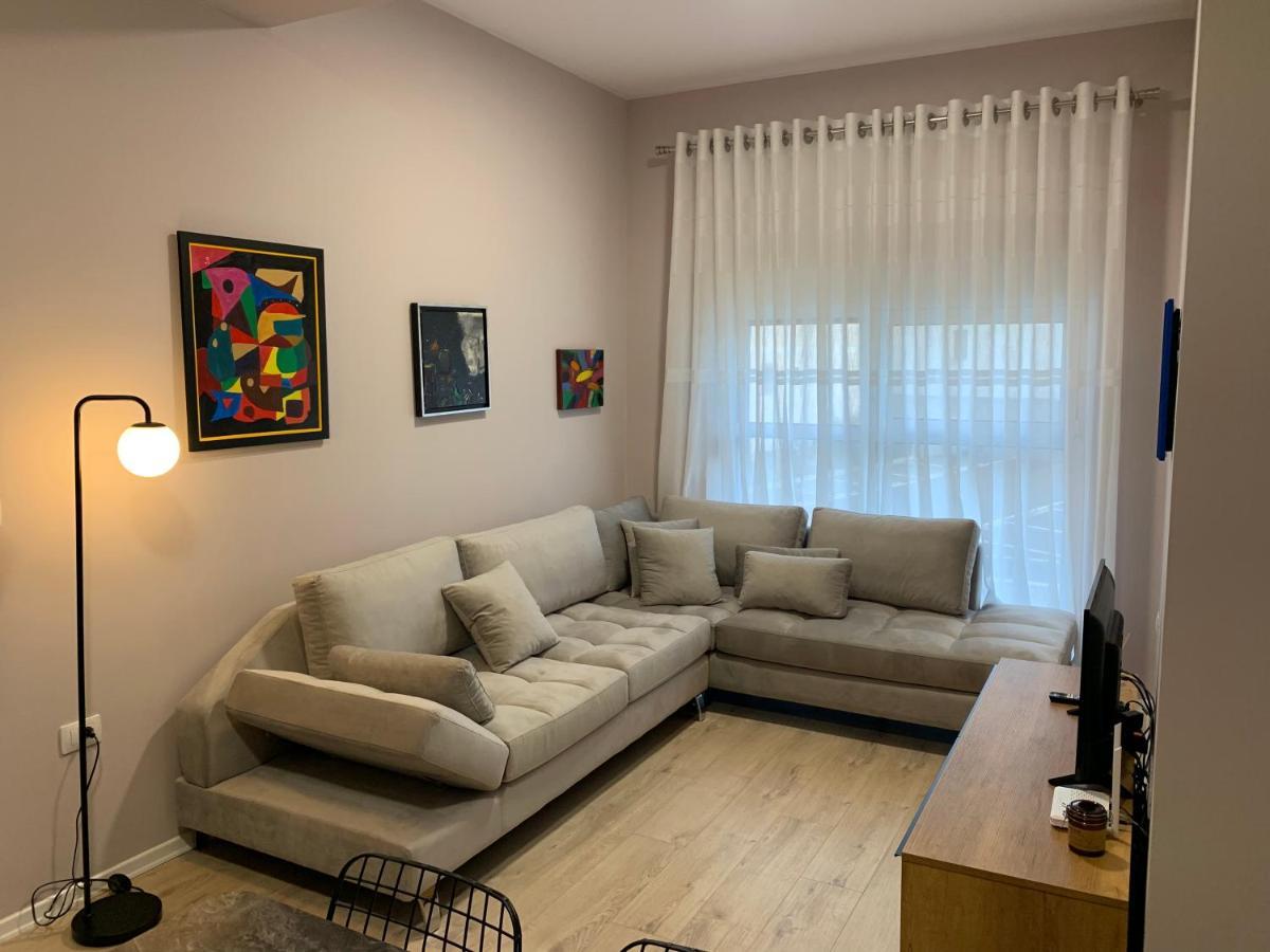 Lovely 1-Bedroom Condo In Tirana Wifi-Netflix-Ac Exterior photo