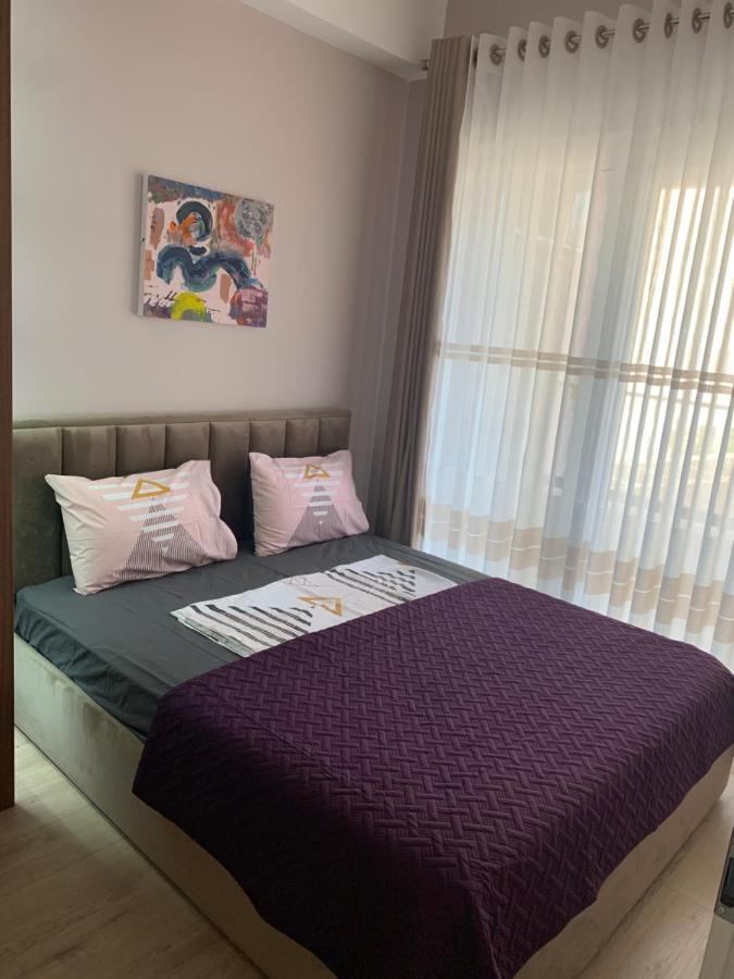 Lovely 1-Bedroom Condo In Tirana Wifi-Netflix-Ac Exterior photo
