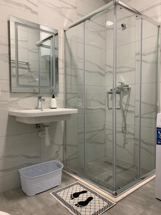 Lovely 1-Bedroom Condo In Tirana Wifi-Netflix-Ac Exterior photo